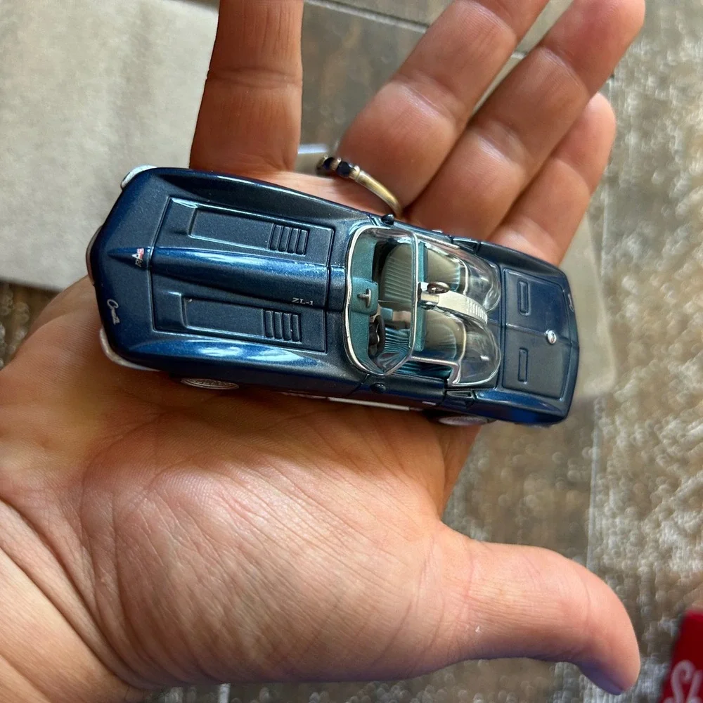 Hallmark 2007 1961 Chevrolet Corvette Mako Shark I Die-Cast Ornament GM Design